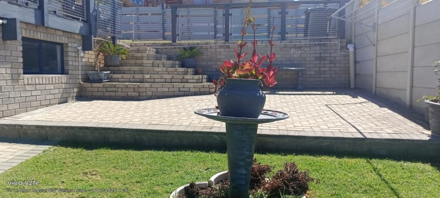 6 Bedroom Property for Sale in Seemeeu Park Western Cape